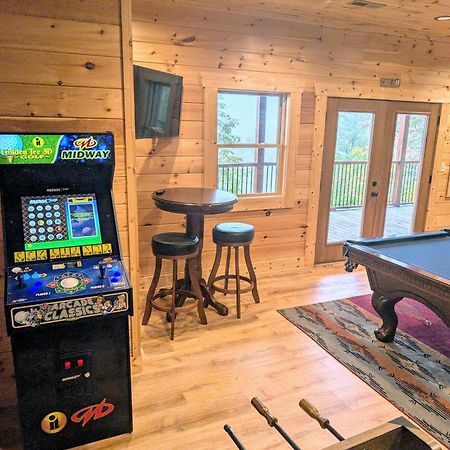 Misty Mountain Adventure Lodge Гетлинбург Екстериор снимка