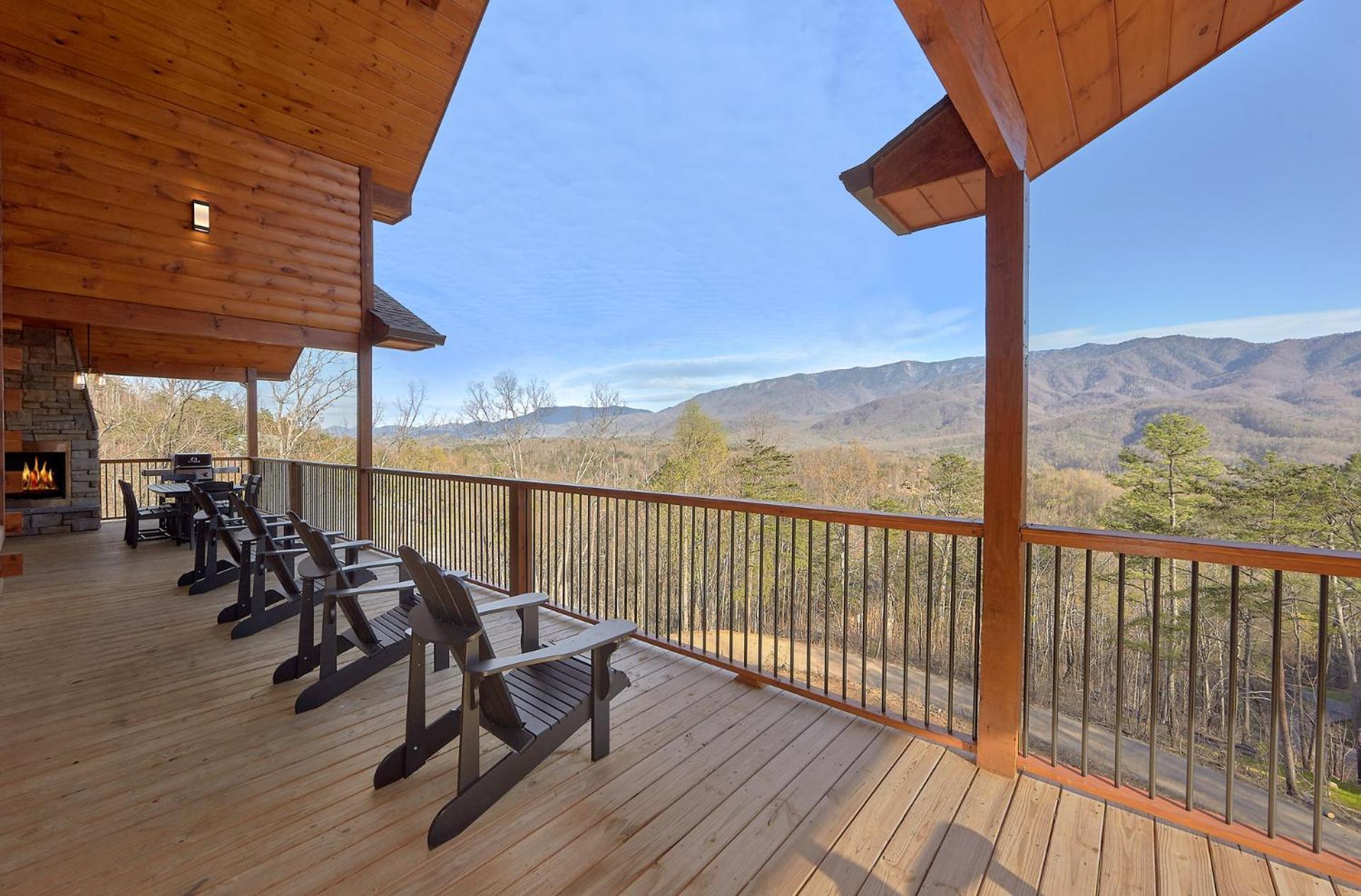 Misty Mountain Adventure Lodge Гетлинбург Екстериор снимка