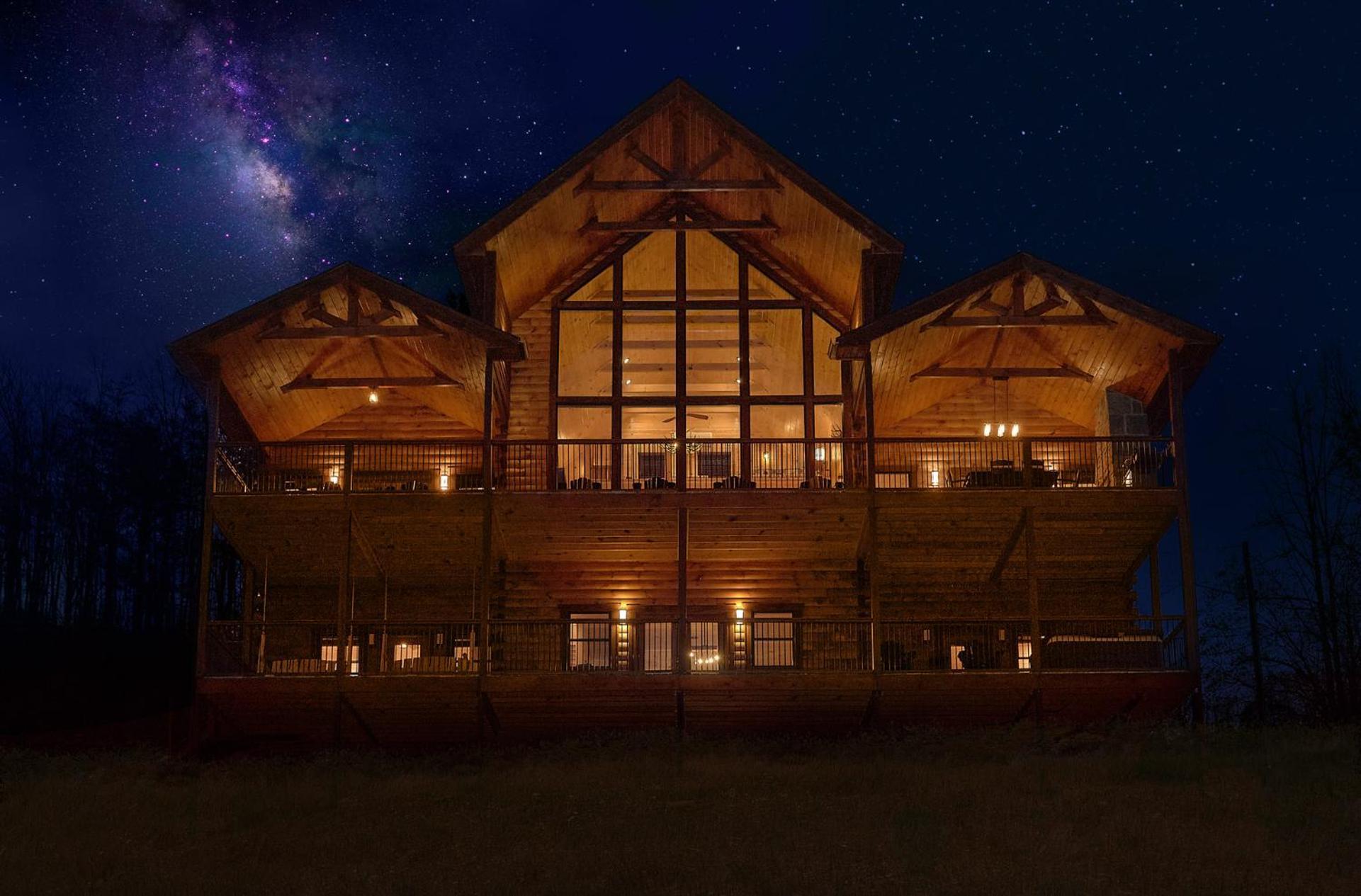 Misty Mountain Adventure Lodge Гетлинбург Екстериор снимка