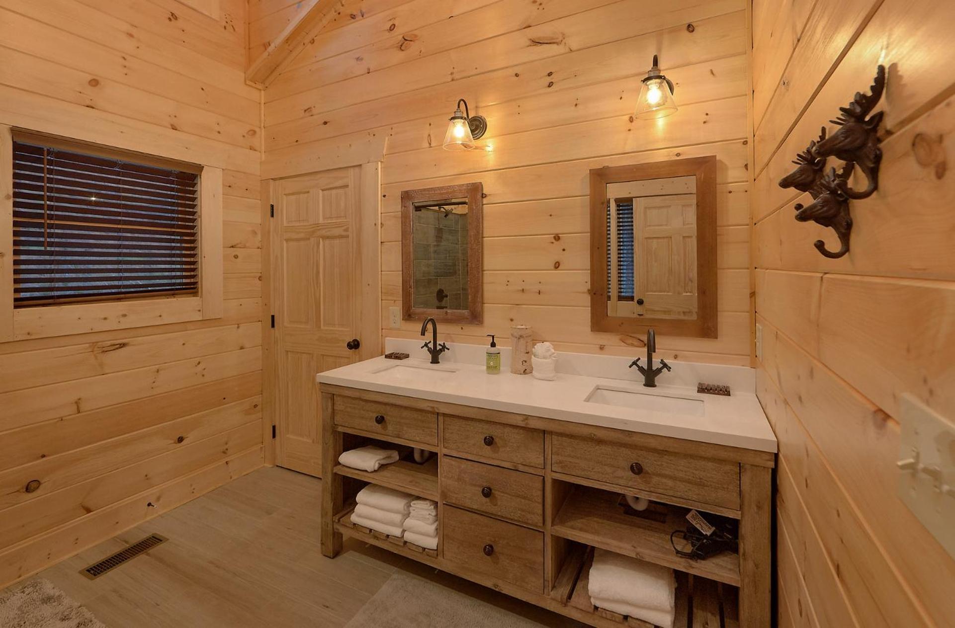 Misty Mountain Adventure Lodge Гетлинбург Екстериор снимка