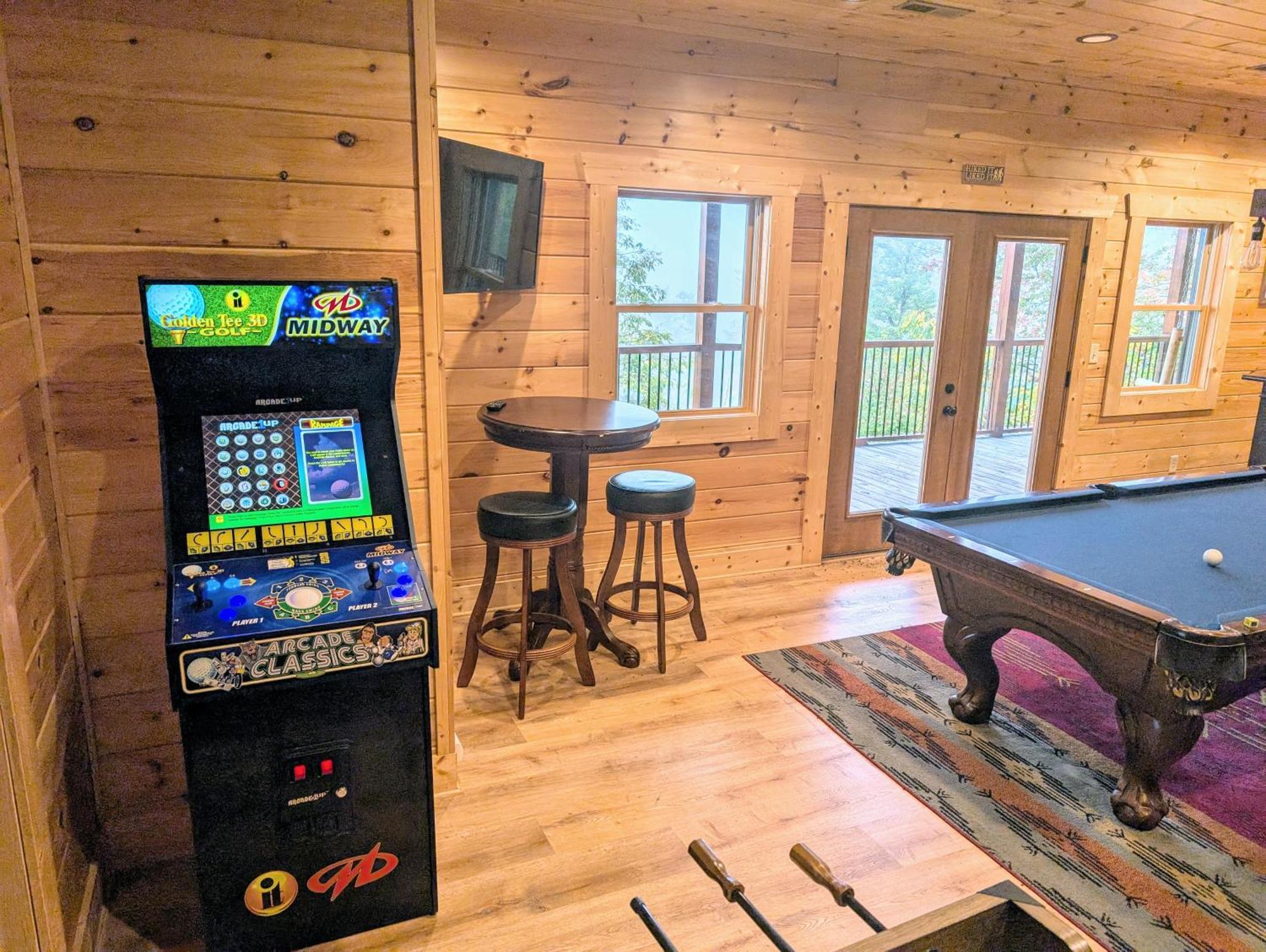 Misty Mountain Adventure Lodge Гетлинбург Екстериор снимка