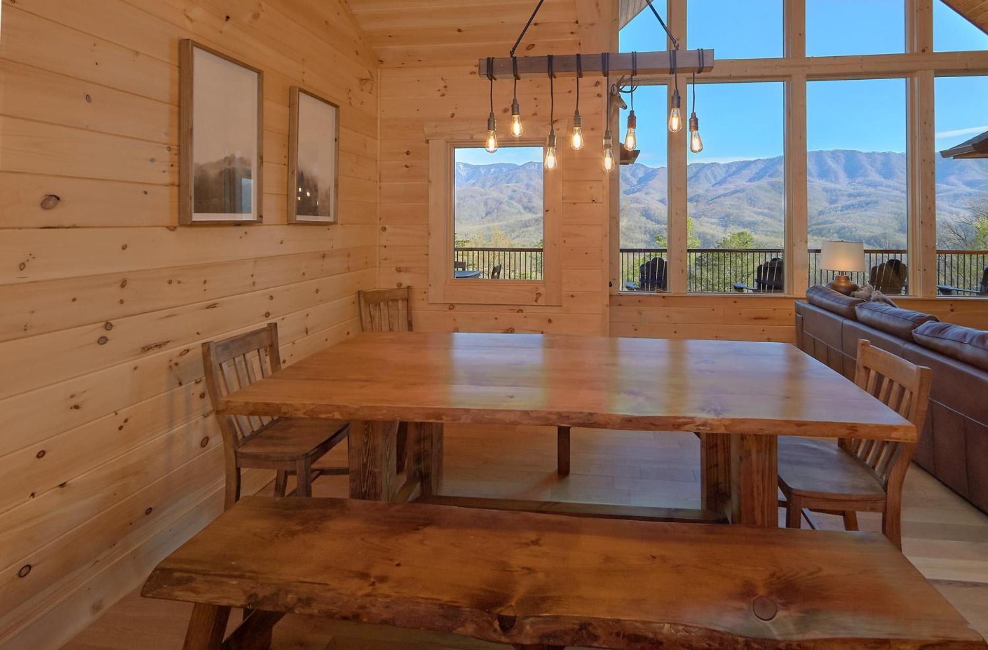Misty Mountain Adventure Lodge Гетлинбург Екстериор снимка