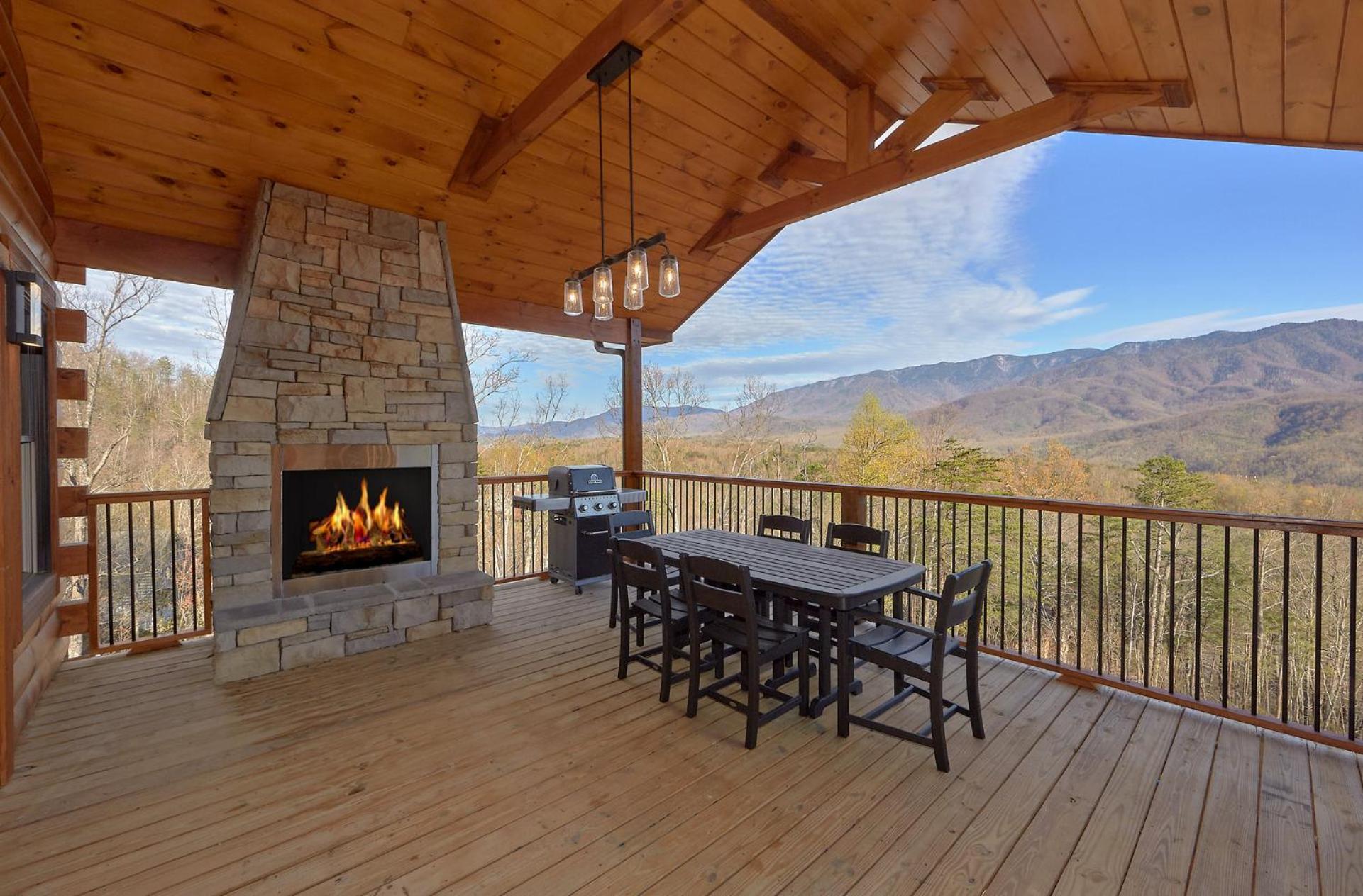 Misty Mountain Adventure Lodge Гетлинбург Екстериор снимка